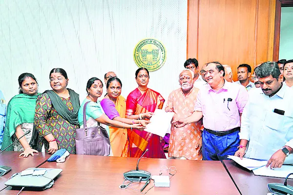 అధికారుల డిప్యుటేషన్‌ రద్దు చేయాలి