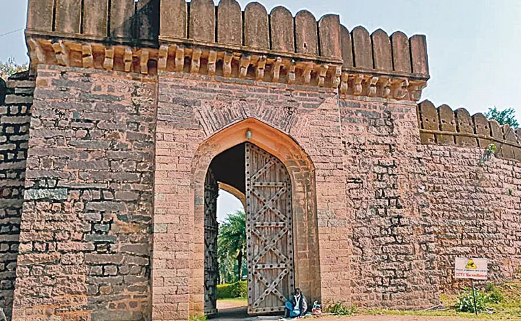 Nizamabad forts and jagirs history full details