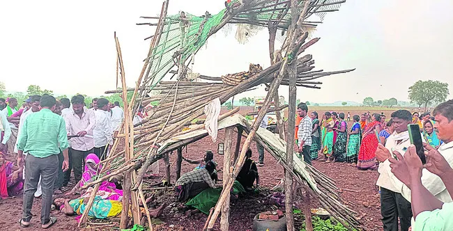 బడుగులపై పిడుగులు