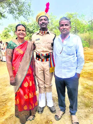 నాన్నే నాకు హీరో..