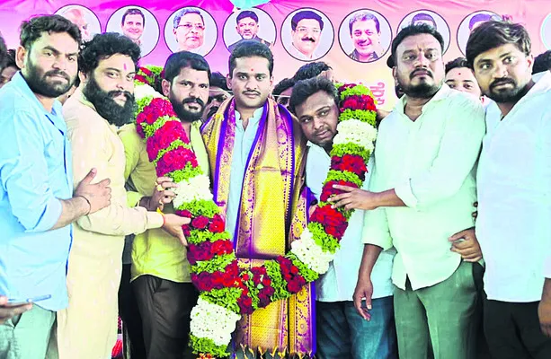 పలువురు కాంగ్రెస్‌లో చేరిక 