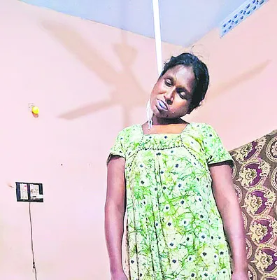 ఉరి వేసుకుని మహిళ మృతి
