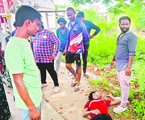 మద్యం మత్తులో ఘర్షణ.. ఒకరికి గాయాలు 