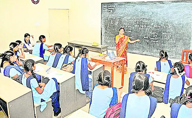 భాషా పండితుల బదిలీల్లో చిత్ర విచిత్రాలు 
