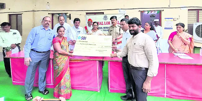 లోక్ అదాలత్లో 5,263 కేసుల పరిష్కారం