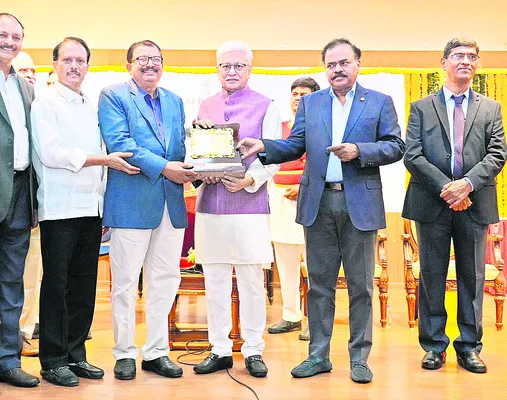 రెడ్‌క్రాస్‌ సంస్థకు ఏడు అవార్డులు
