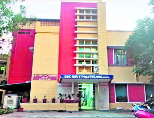 పాలిట
