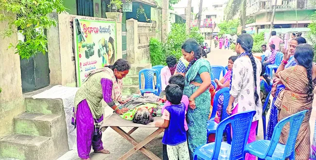 కొంతేరులో మహిళ ఆత్మహత్య 