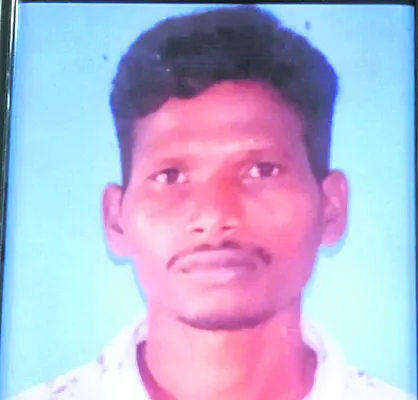రోడ్డు ప్రమాదంలో గాయపడిన యువకుడు మృతి 