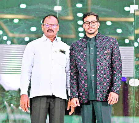 తండ్రి ప్రోత్సాహంతో విదేశాలకు..