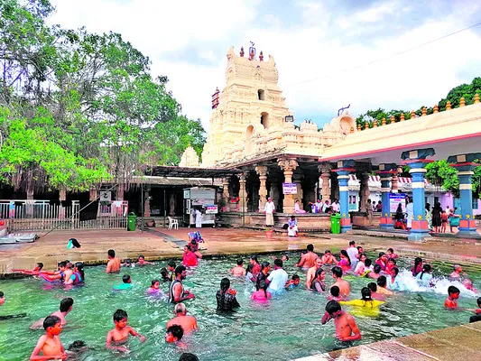 మహానం