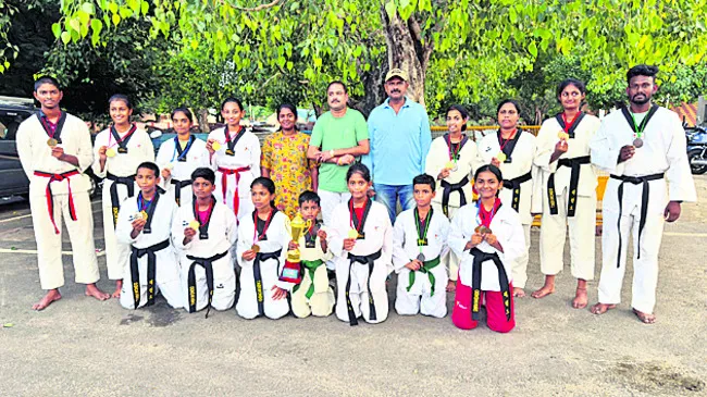 జాతీయ స్థాయి పోటీల్లో సత్తా చాటాలి