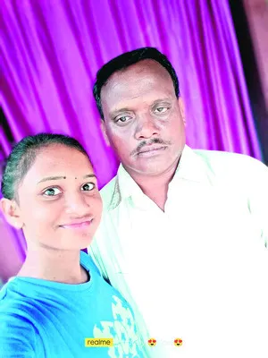 మెడికోలుగా ఆటో డ్రైవర్ కుమార్తెలు