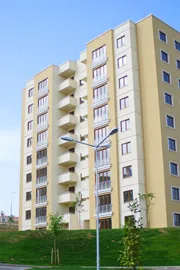 Real estate in Hyderabad sees dip in carpet area of apartments as loading rises1