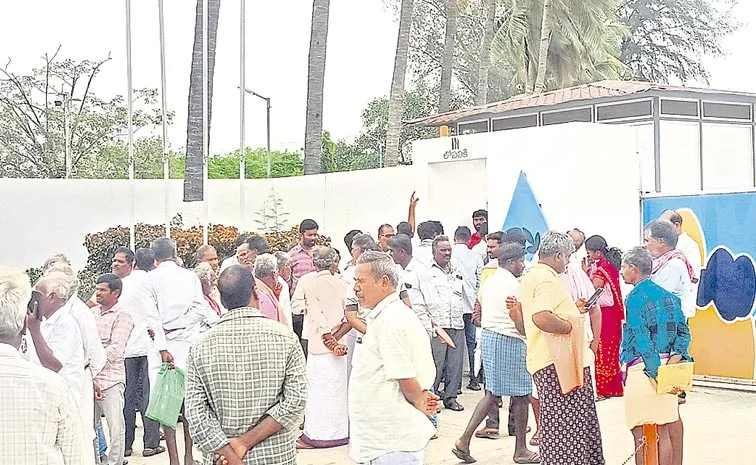 Thotapuri mango farmers face difficulties in getting tokens