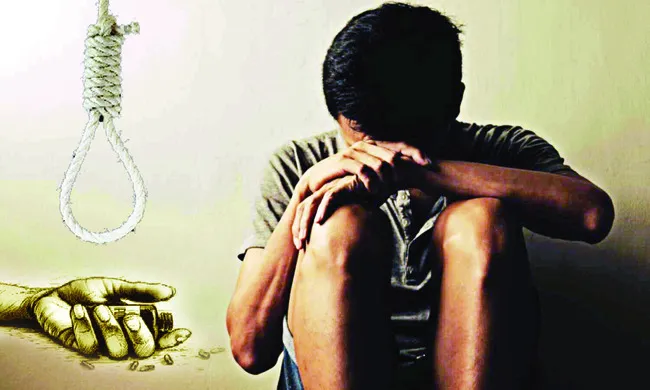 వేర్వేరు కారణాలతో ఇద్దరి ఆత్మహత్య