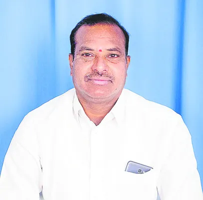 సాగు చేసే రైతులకు ఇవ్వాలి