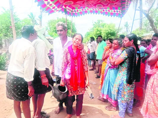 తండ్రికి కుమార్తె తలకొరివి
