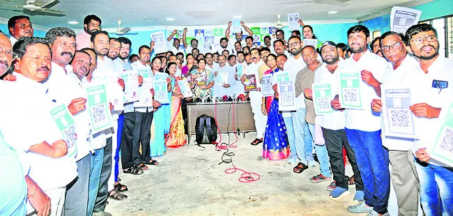 హామీలన్నీ నెరవేర్చే వరకు పోరాటాలు ఆగవు
