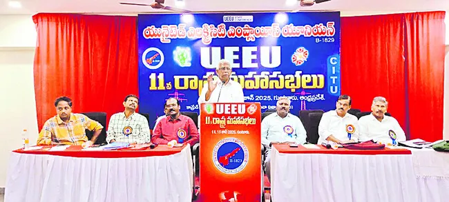 మోదీ ప్రభుత్వానికి ‘ప్రైవేటు’ పిచ్చి పట్టింది
