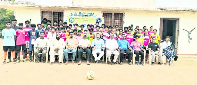 జిల్లా బాలబాలికల ఫుట్బాల్ జట్ల ఎంపిక