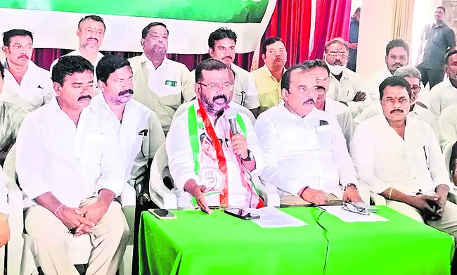 వరంగల్కు కేటీఆర్ చేసిందేంటో చెప్పాలి