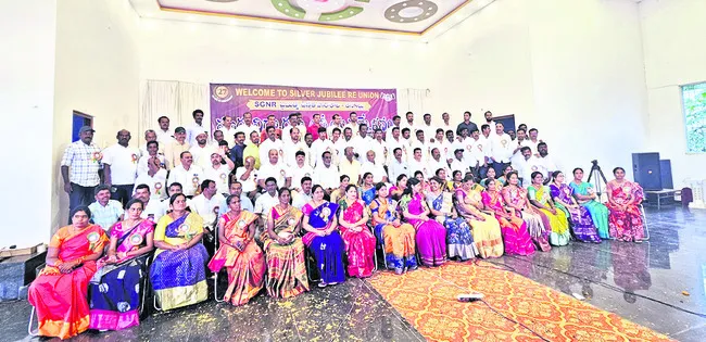 ● అ‘పూర్వ’ కలయిక