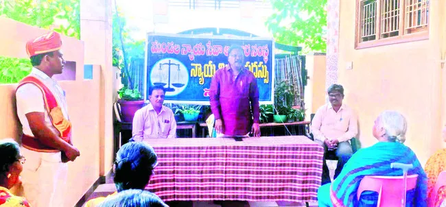 వృద్ధుల పట్ల నిర్లక్ష్యం విడనాడాలి
