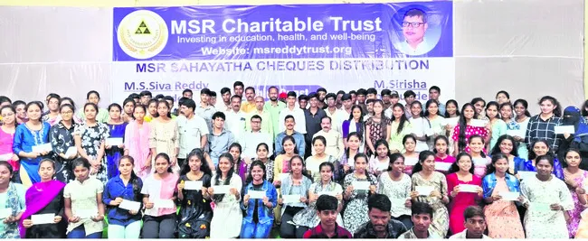 లక్ష్యాన్ని ఎంచుకుని ముందుకు సాగాలి