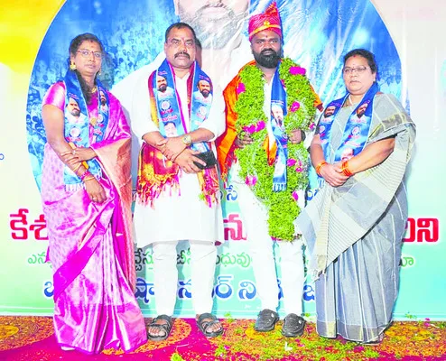 బీసీలు శాసించే స్థాయికి ఎదగాలి