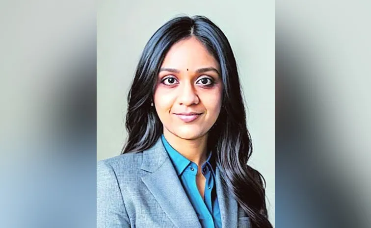 Chavali Sri Kavya From Amalapuram Gets Topper In MS Degree USA