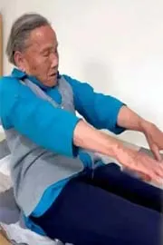 92 year old Chinese grandma daily routine of 200 push ups and 100 sit-ups3