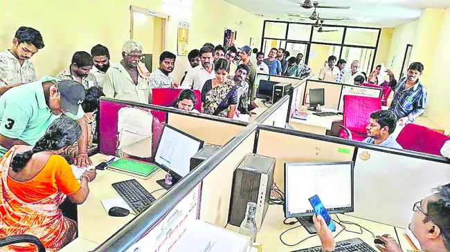 ధాన్యం బకాయి సొమ్ము  చెల్లించాలని వినతి 