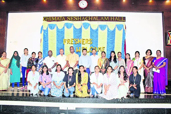 ఘనంగా ఫ్రెషర్స్ డే