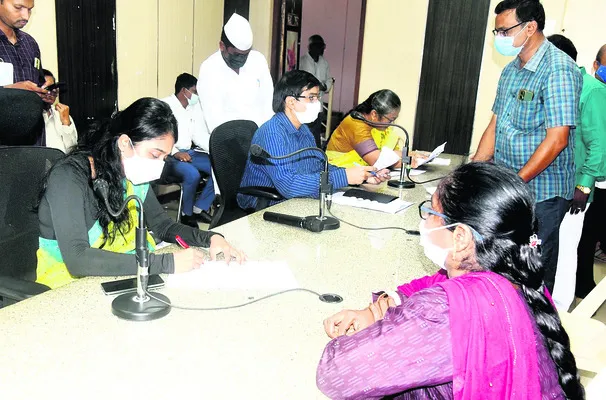 పీజీఆర్‌ఎస్‌కు వెల్లువెత్తిన అర్జీలు 
