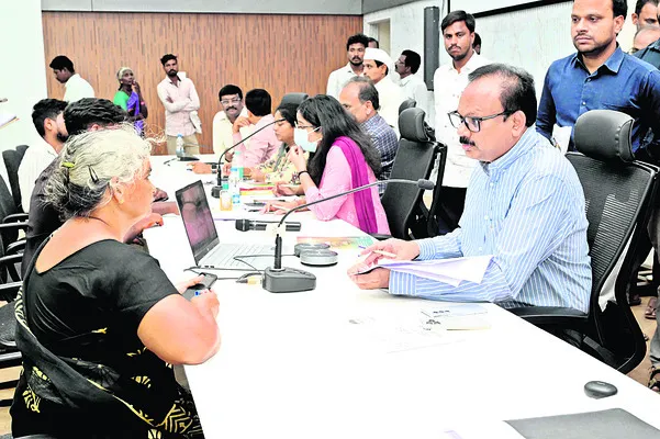 సారూ.. సమస్యలు తీర్చరూ..
