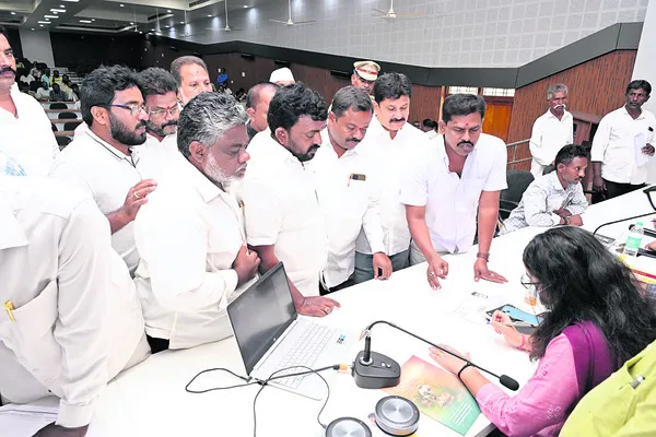 నగరపాలక సర్వసభ్య సమావేశానికి భద్రత కల్పించండి