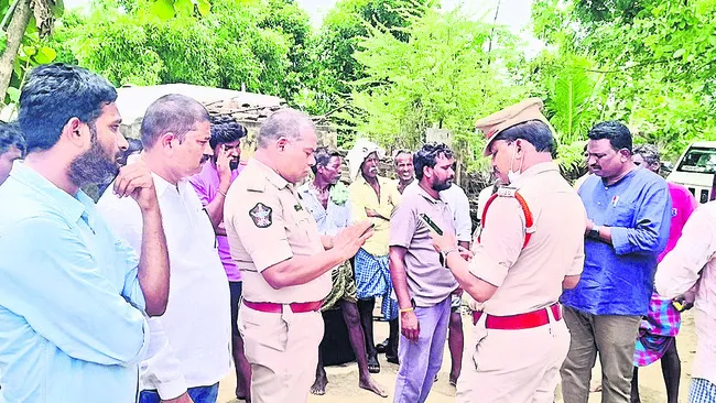 ఇరువర్గాల కొట్లాట