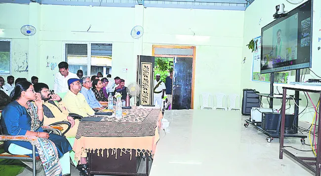 రైతుల జీవితాల్లో వెలుగులు నింపుతాం