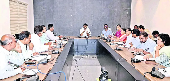 ఇందిరమ్మ ఇళ్లను వేగవంతం చేయాలి