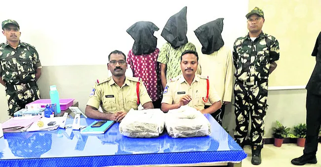 గంజాయి పట్టివేత.. ముగ్గురు అరెస్ట్