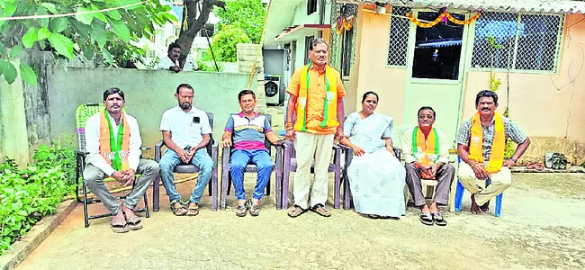 కాంగ్రెస్ కార్యకర్తలకే ఇందిరమ్మ ఇళ్లు