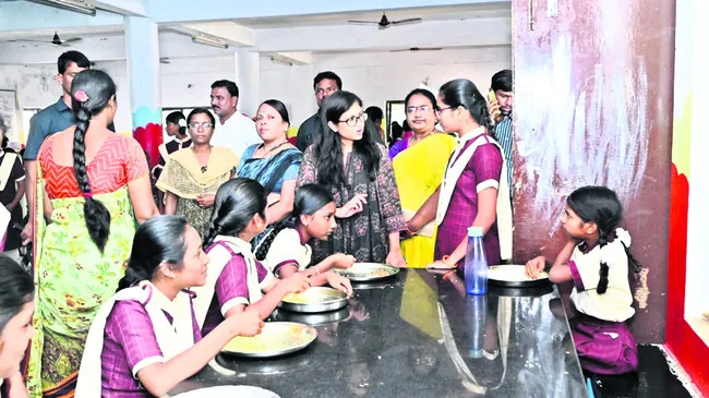 పాలనలో కలెక్టర్ మార్క్