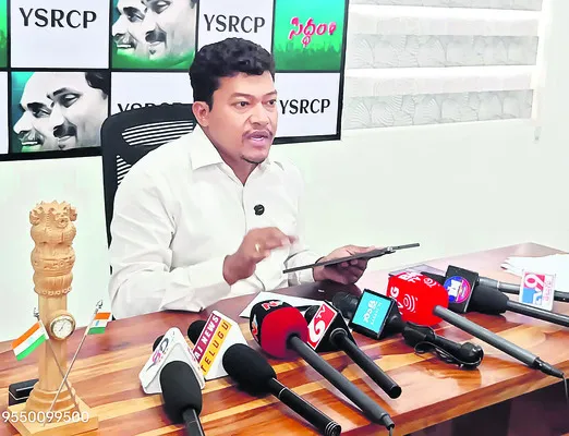 పలాసలో మద్యం దందా