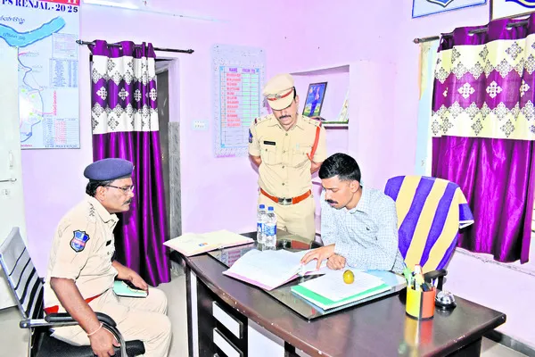సైబర్ నేరాలు, గేమింగ్ యాప్లపై దృష్టి సారించాలి