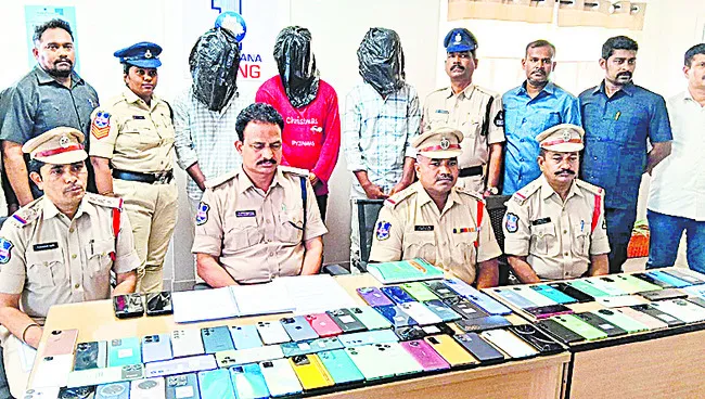 సెల్ఫోన్ దొంగల ముఠా అరెస్టు