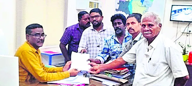 మున్సిపల్‌ కార్మికులకు పథకాలు వర్తింపజేయాలి