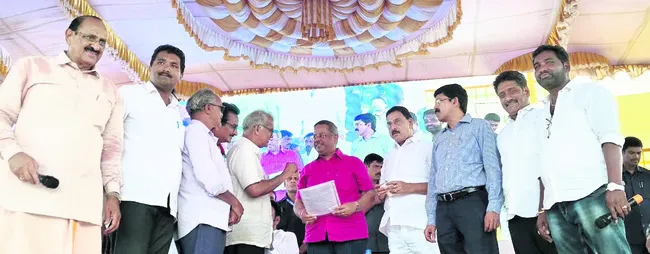 తాడేపల్లిగూడేనికి ఎయిర్పోర్టు
