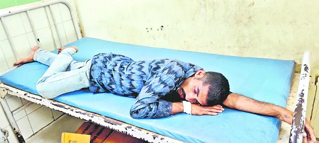 యువకుడి ఆత్మహత్యాయత్నం 