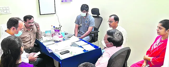 అర్హత లేకున్నా వైద్యం చేస్తే ఫిర్యాదు